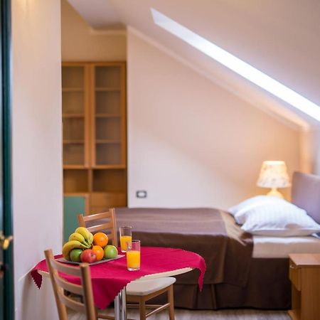 Duskova Apartments Prag Eksteriør billede