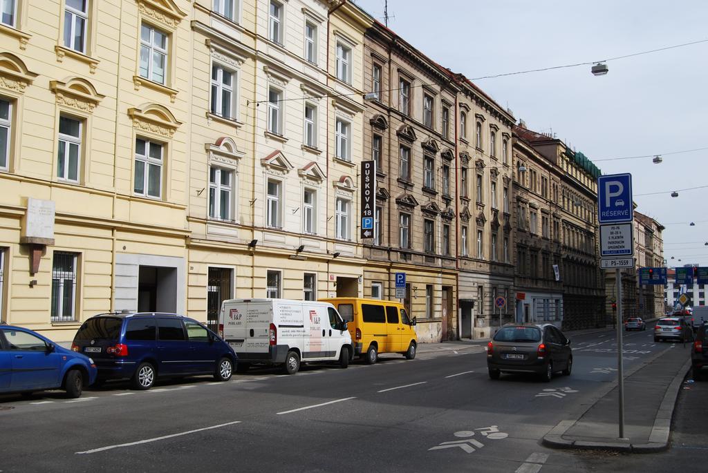 Duskova Apartments Prag Eksteriør billede