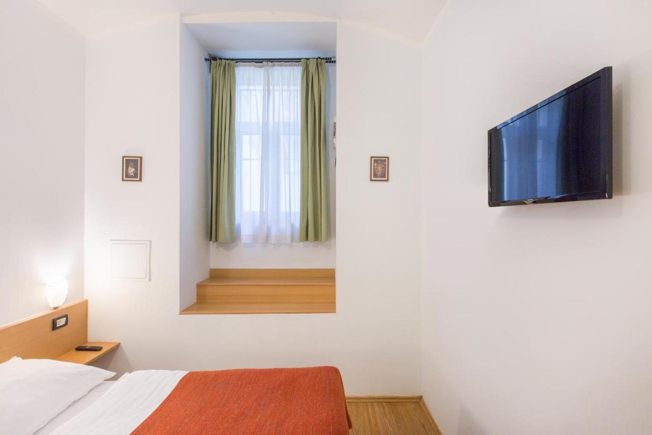 Duskova Apartments Prag Eksteriør billede