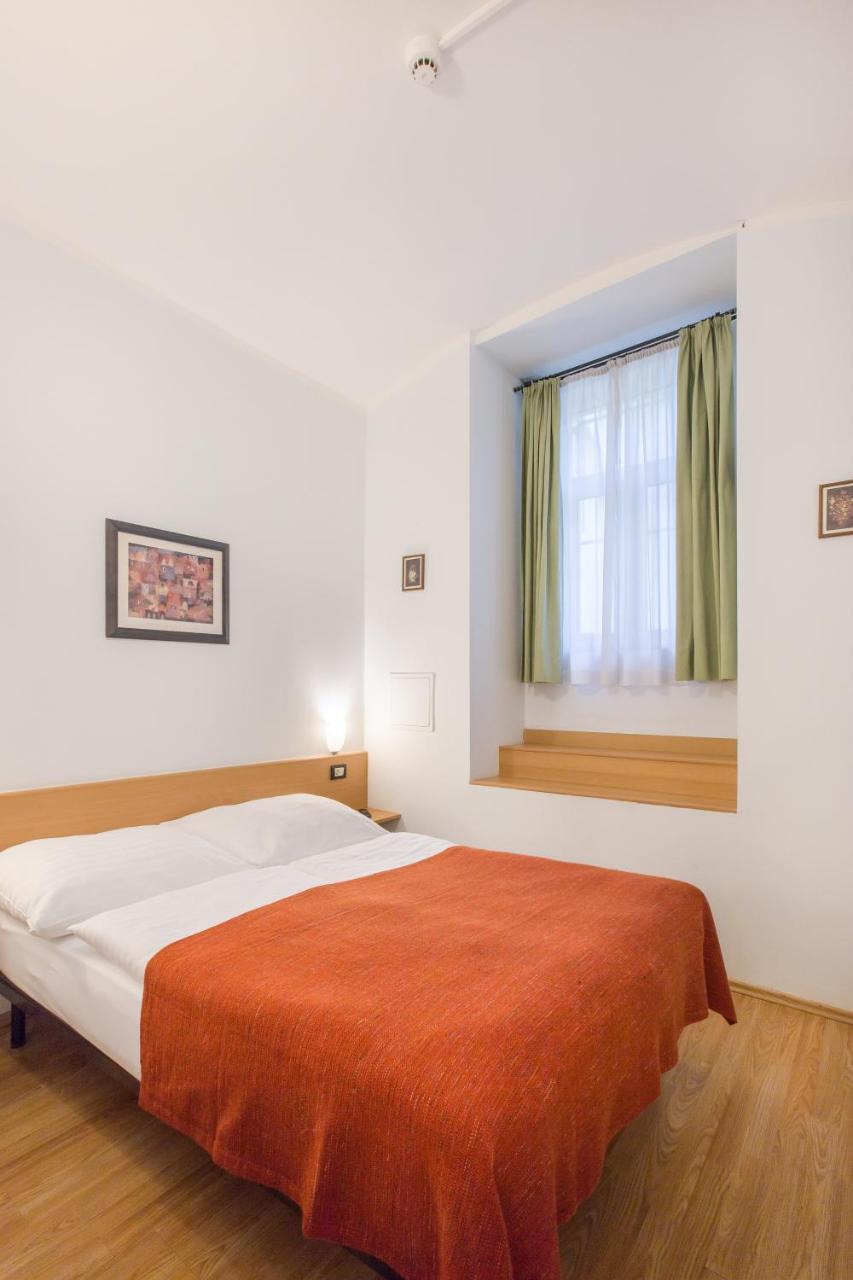Duskova Apartments Prag Eksteriør billede